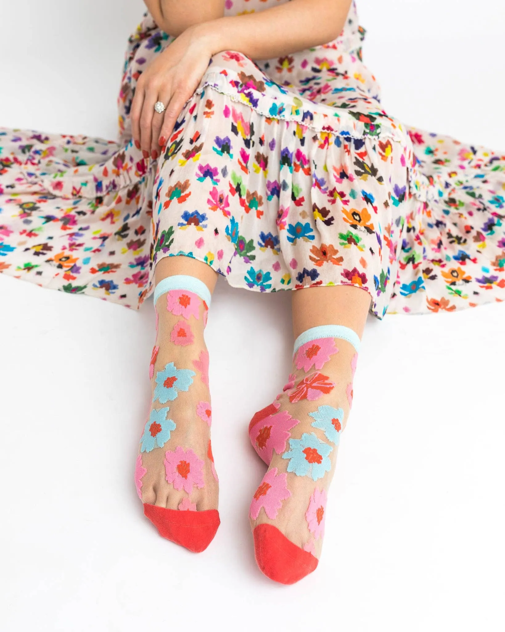 RIBBON ROSES SHEER SOCK